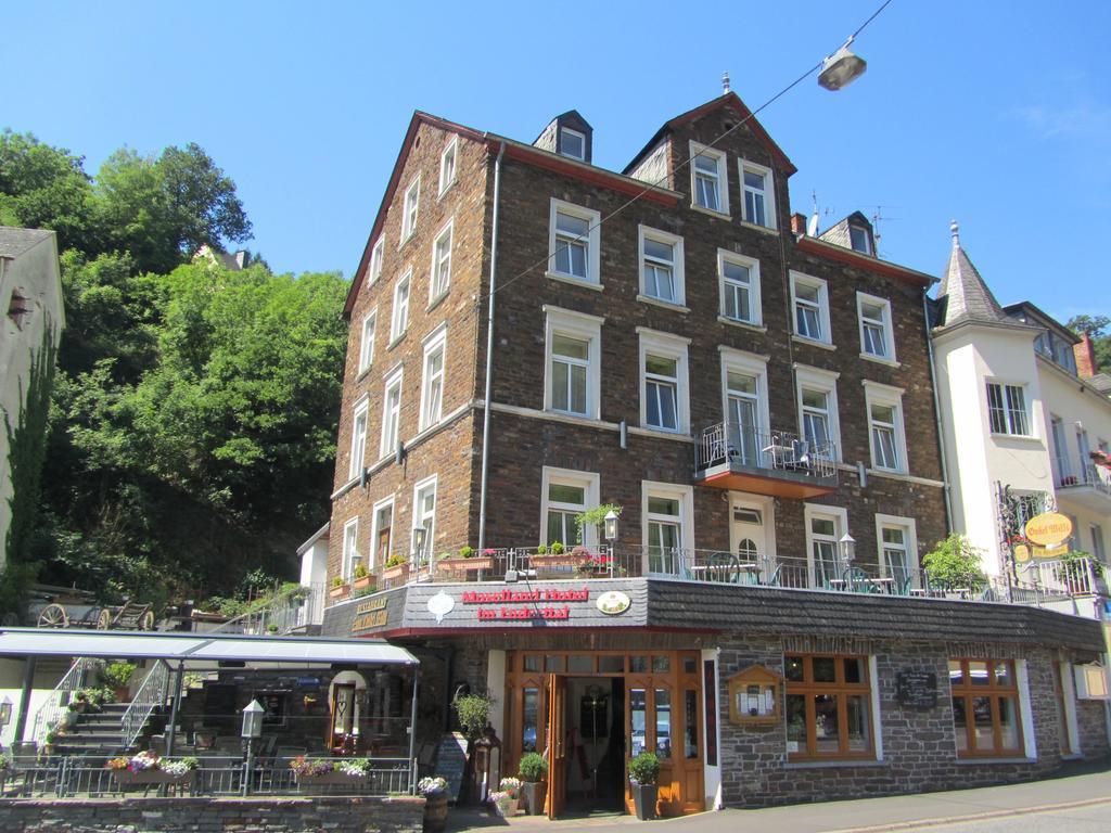 Moselland Hotel Im Enderttal Zum Onkel Willi Cochem Exterior foto